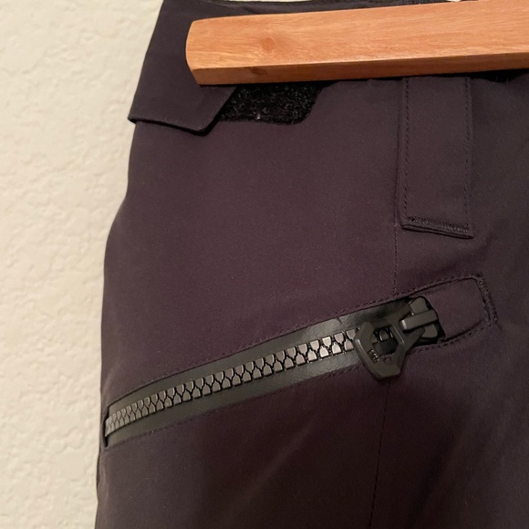 Like NEW Helly Hansen Insulted Pants 🖤 - Picture 5 of 5